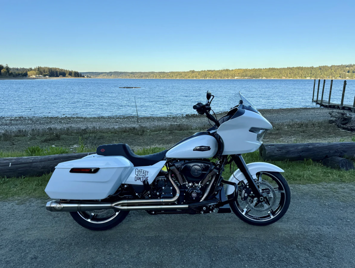 2017-PRESENT M8 BAGGER - FULL LENGTH TURNPIKE