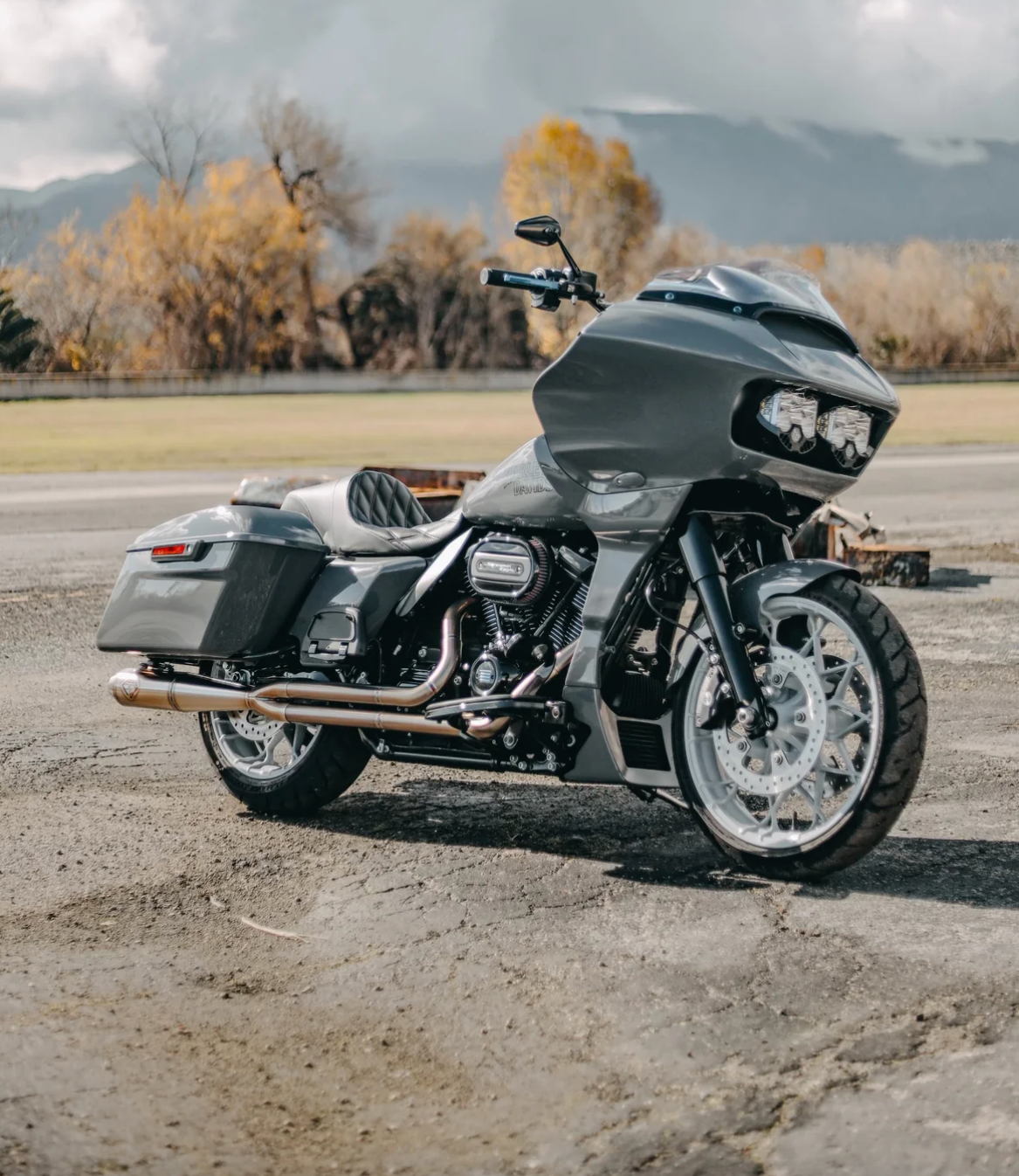 2017-PRESENT M8 BAGGER - FULL LENGTH "WORKS EDITION" TURNPIKE