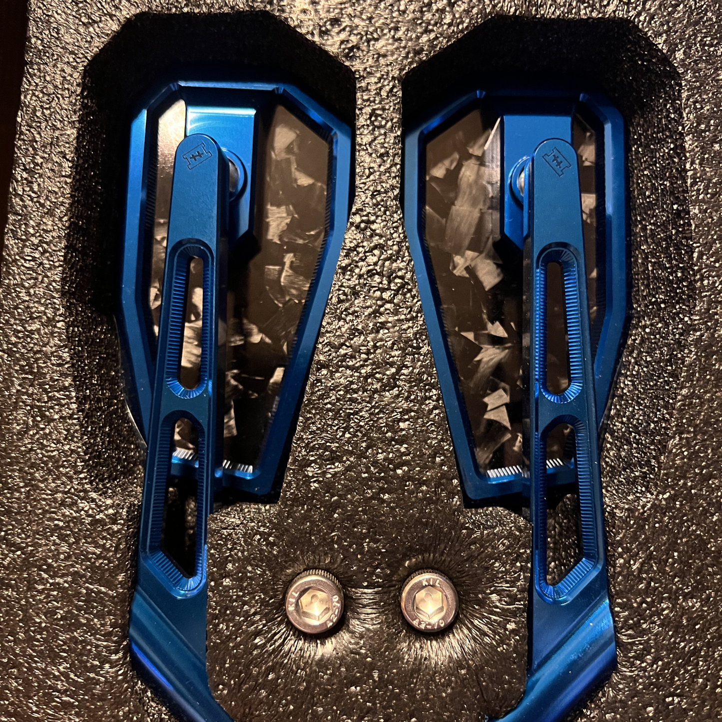 Carbon mirror BLUE FORGED